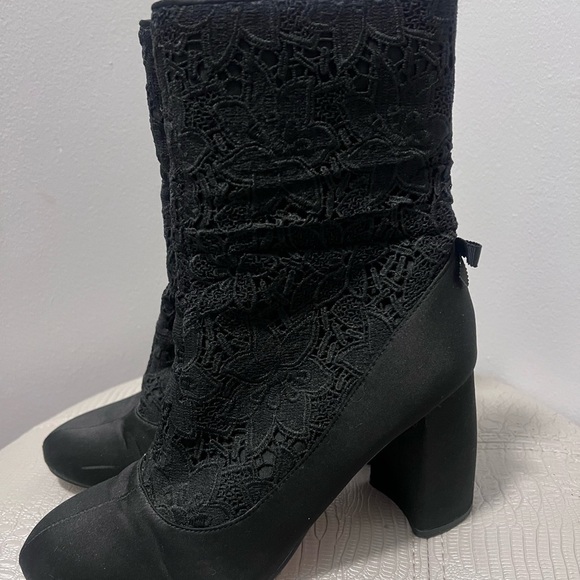 Nanette Lepore Linette Satin Lace Bow Boots Size 8 - Picture 4 of 9